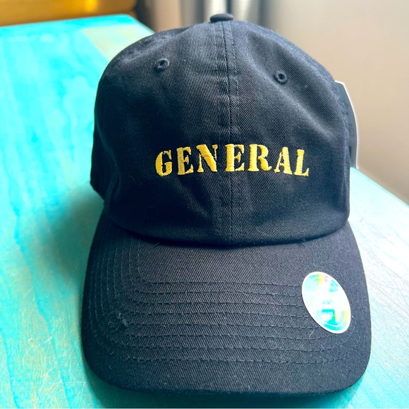 General hat - Picture 1 of 6
